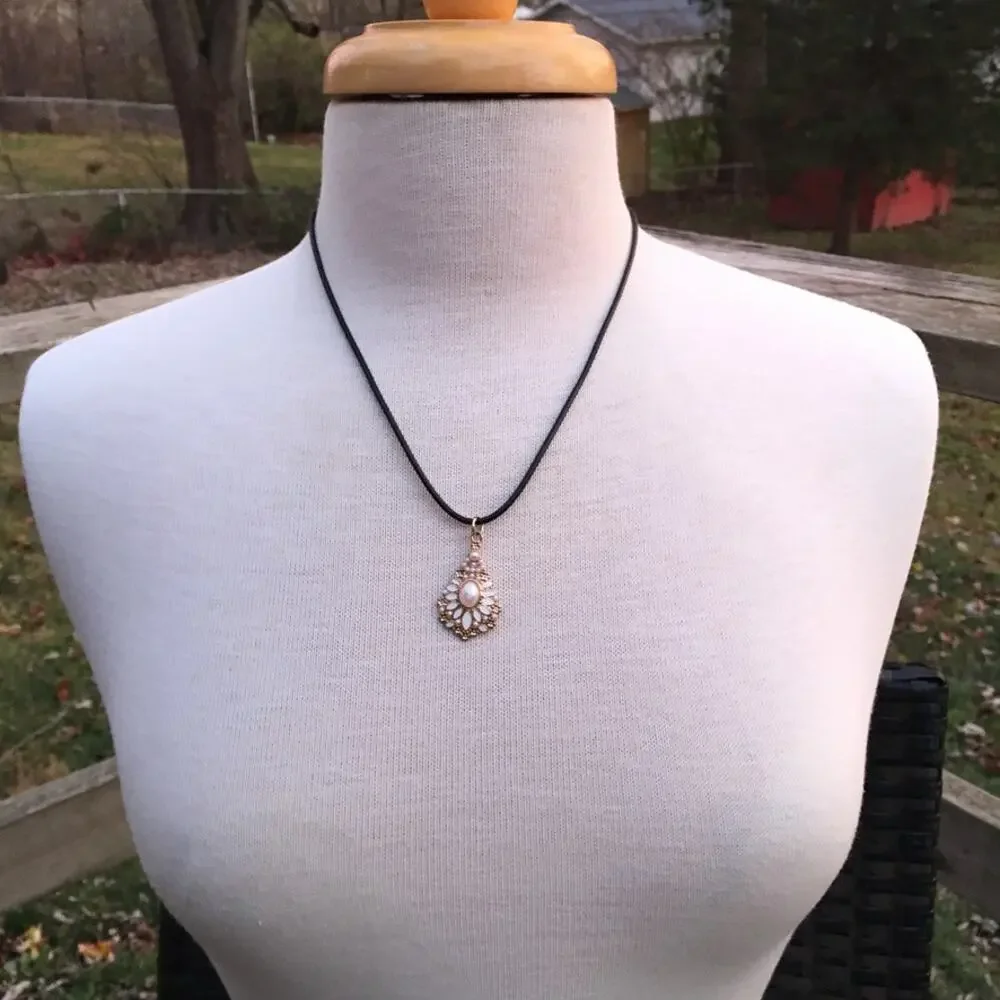 (brand not known) gold tone